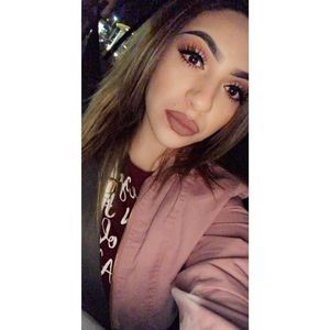 Meet your Posher, Areli